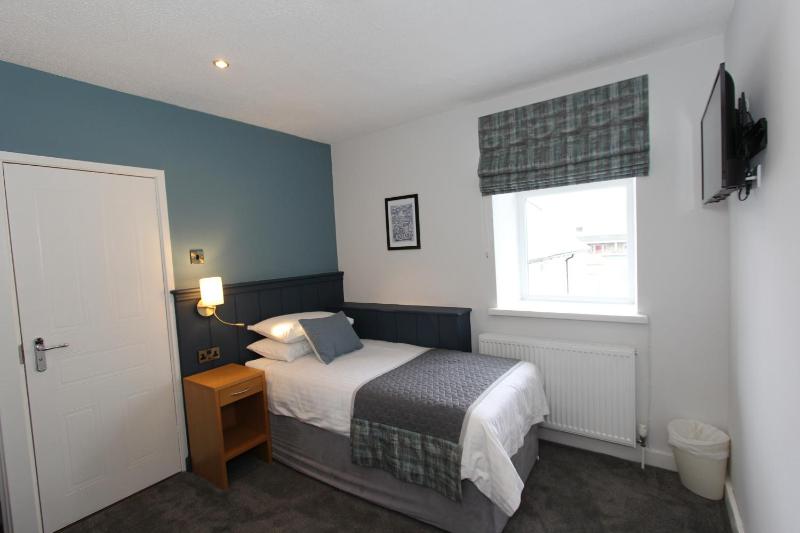 Single Room with Private Bathroom image 1
