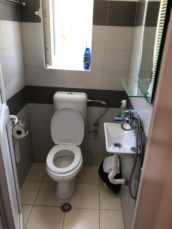 Budget Double Room image 2