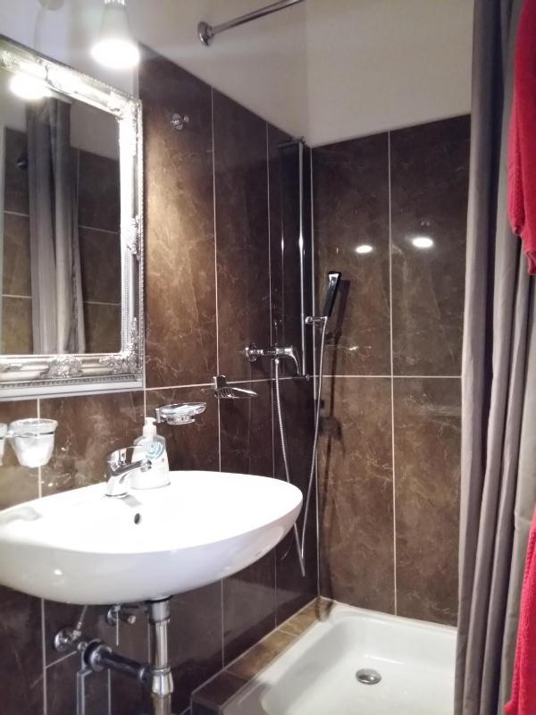 Double Room with Balcony image 2