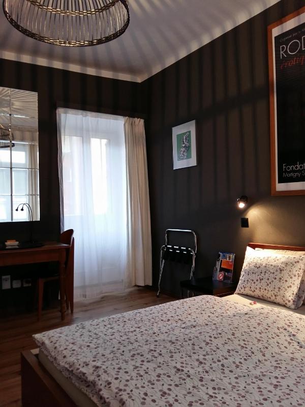 Double Room with Balcony image 3