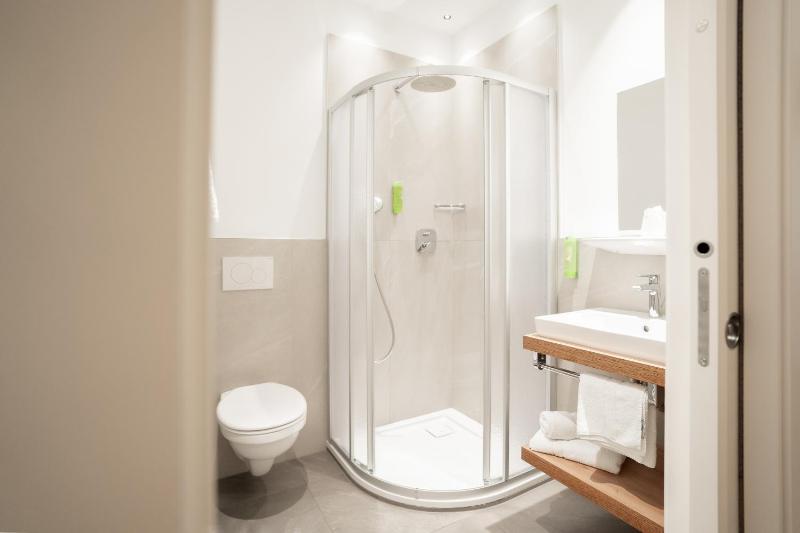 Standard Double Room image 4