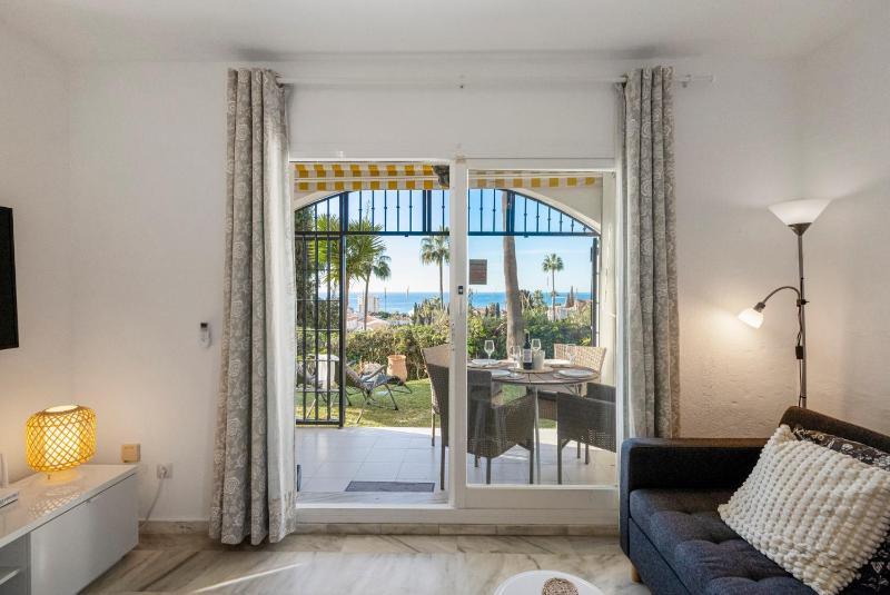 Pool and garden apt by Costarentals - Ref 253 - image 6