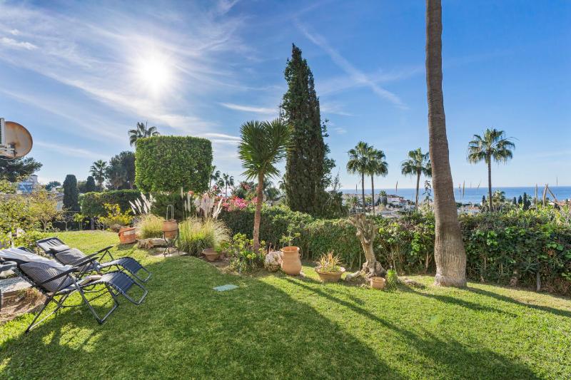 Pool and garden apt by Costarentals - Ref 253 - image 14