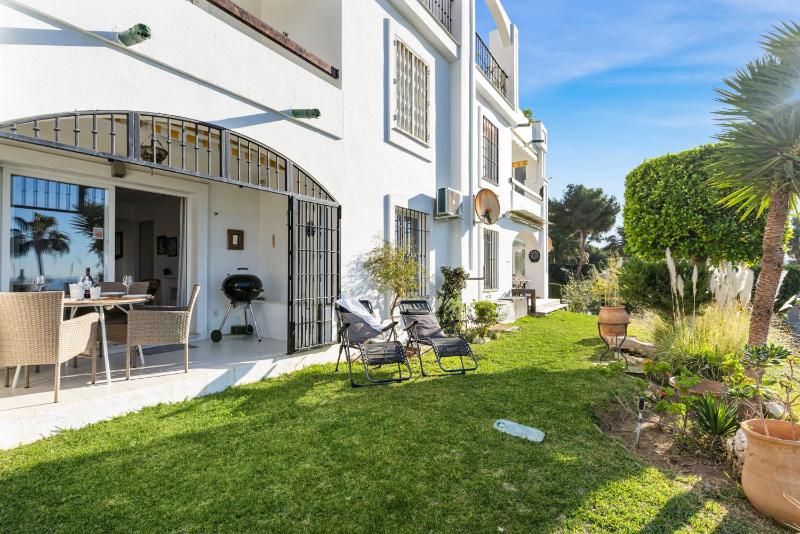Pool and garden apt by Costarentals - Ref 253 - image 16