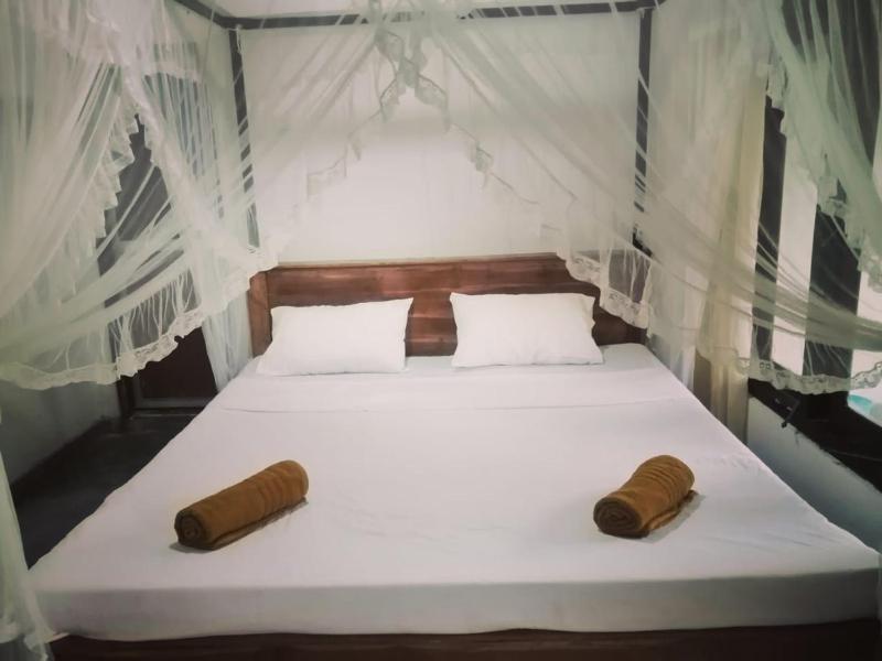 Lai Lai Guest - image 5