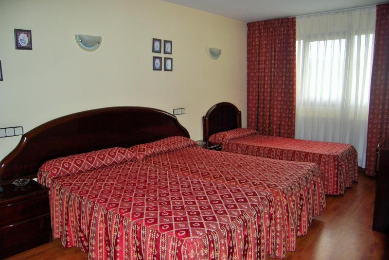 Double or Twin Room with Extra Bed image 1