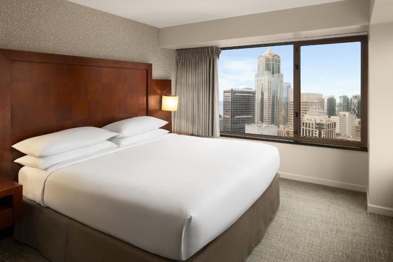 Renaissance Seattle Hotel - image 6