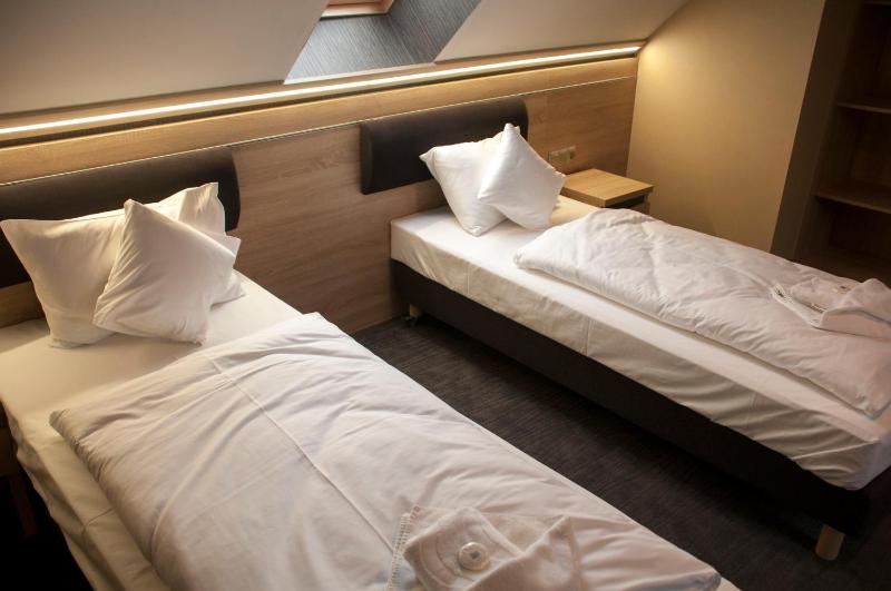 Duplex Room with Extra Bed image 3