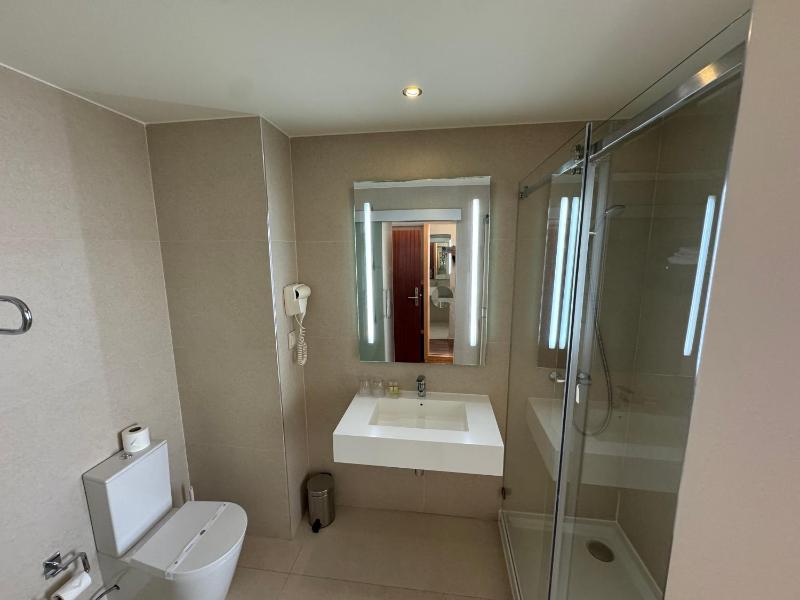 Double Room with Sea View image 3