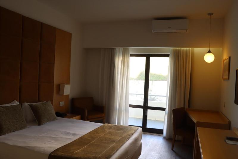 Double Room with Land View image 3