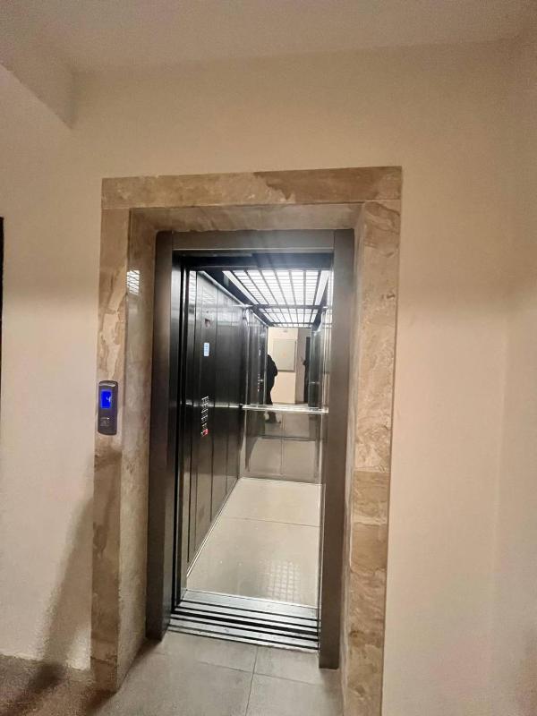 One-Bedroom Apartment image 4