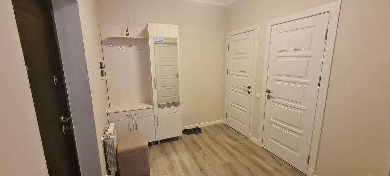 One-Bedroom Apartment image 3