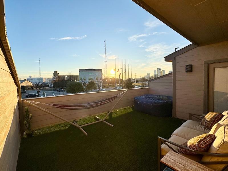 Arbnb-Vintage Modern Luxury-Deep Ellum-Fair Park-Downtown Dallas - image 31