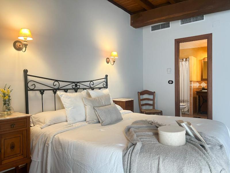 Double Room image 1