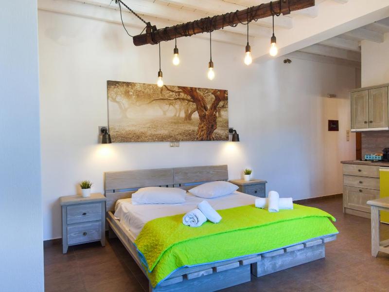 Deluxe Double or Twin Room with Sea View image 4