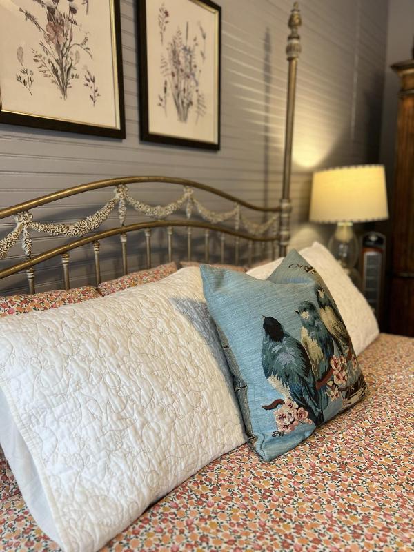 Queen Suite image 4