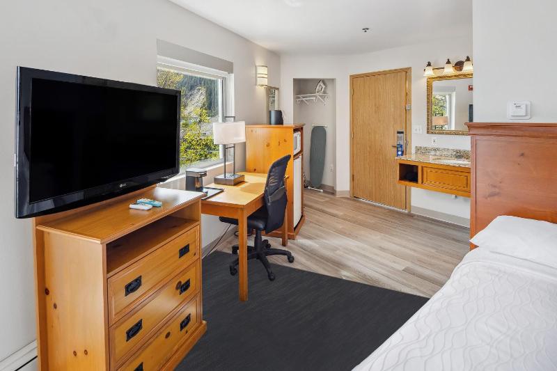 Queen Room - Bay View image 3