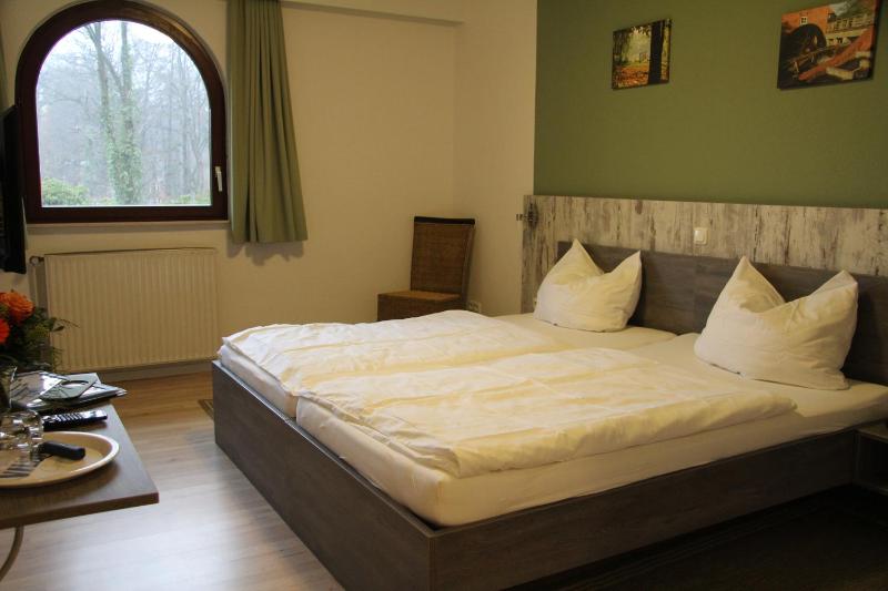 Double Room image 2