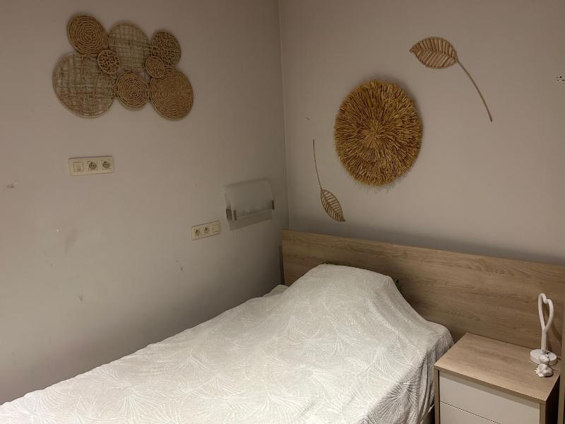Single Room with Shower image 1