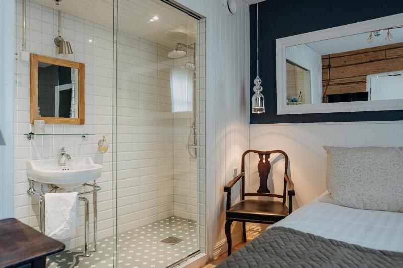 Single Room image 4