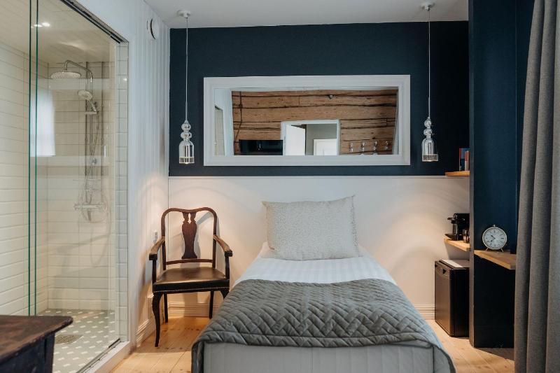 Single Room image 3