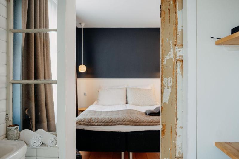 Standard Double Room image 2