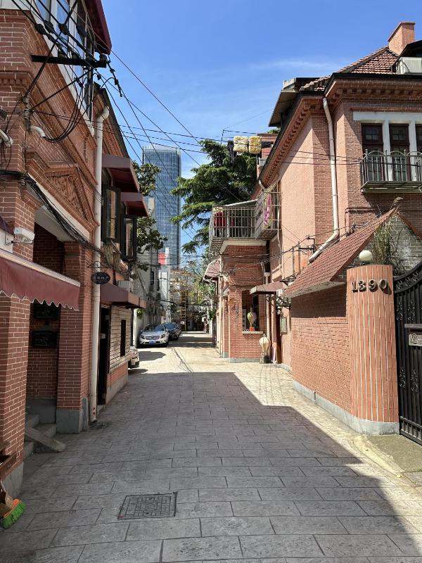 Shanghai Hills& Art Suite 16 - Near Line 10 & 11 Jiaotong University Metro - image 9