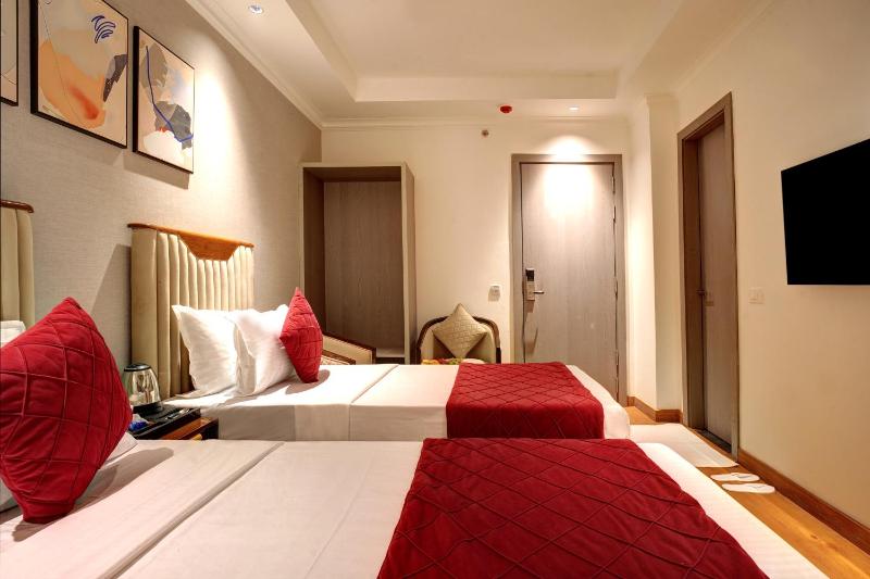 IVA Premium Delhi Airport - FREE Airport Drop - image 10