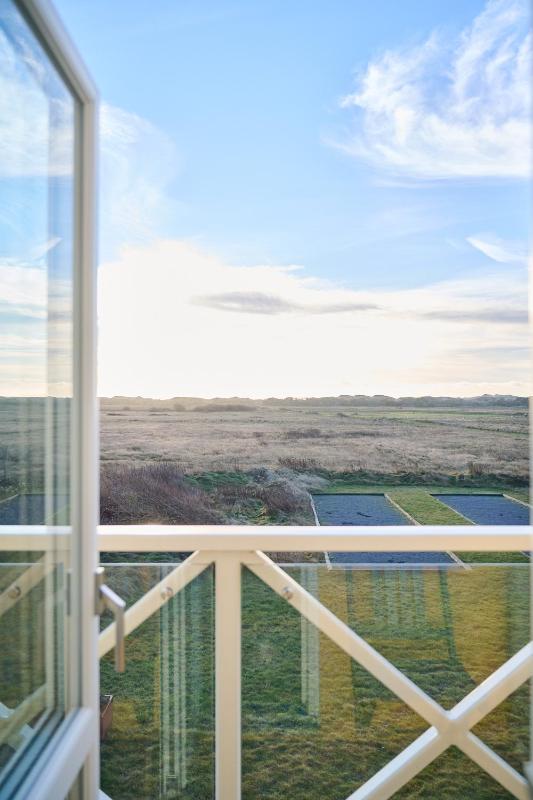 Junior Suite with Balcony image 2