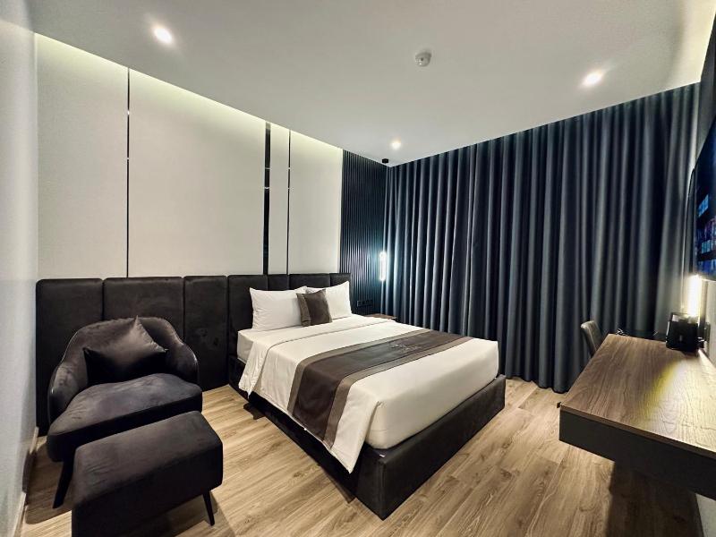LION 15 Hotel - image 22