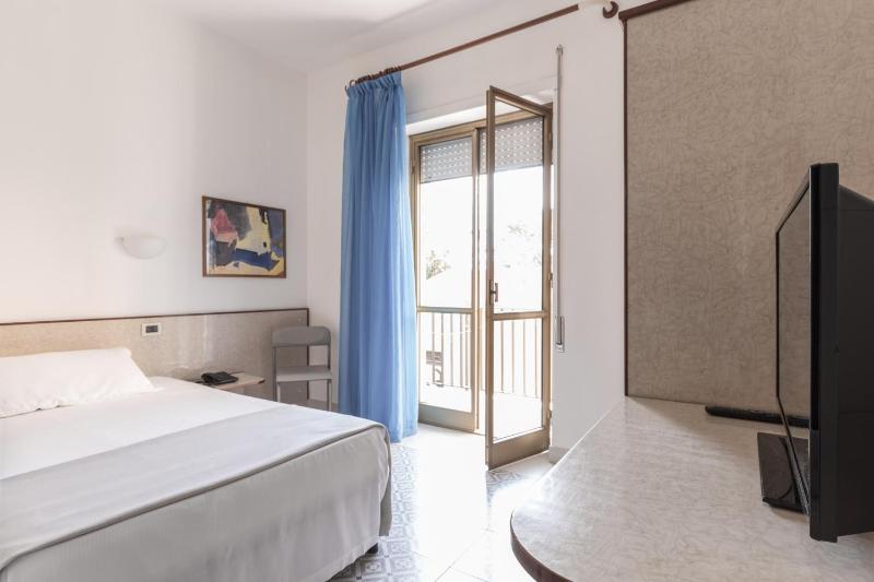 Single Room image 1