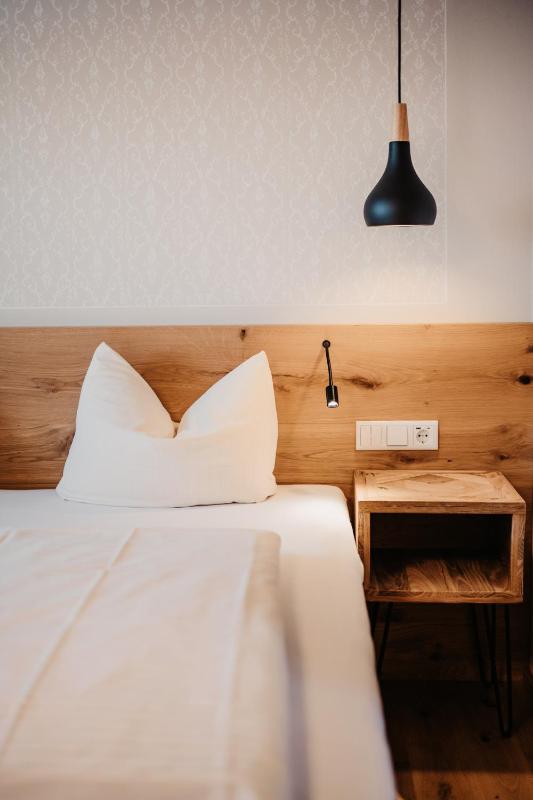 Triple Room with Balcony image 2