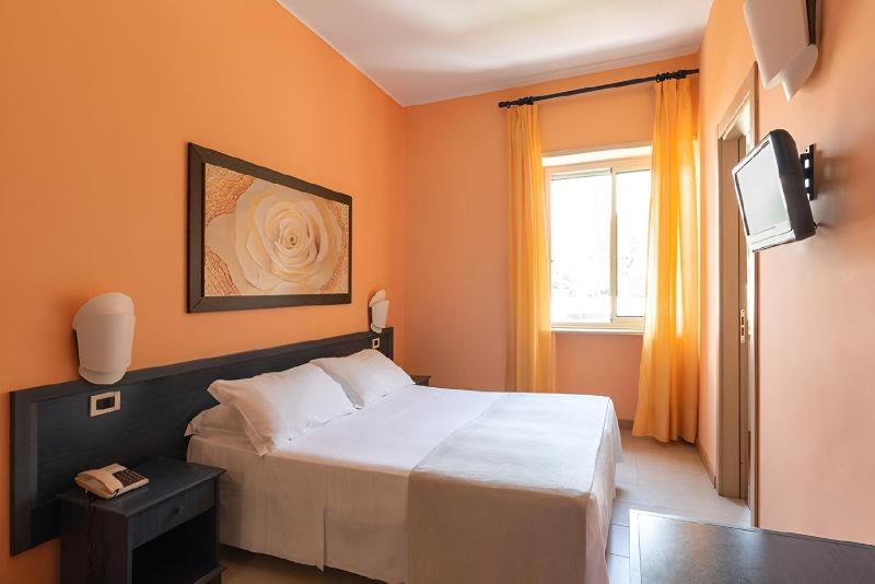 Superior Double Room image 3
