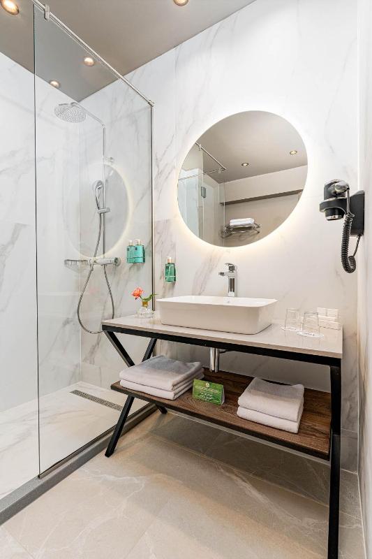 Executive Room image 4