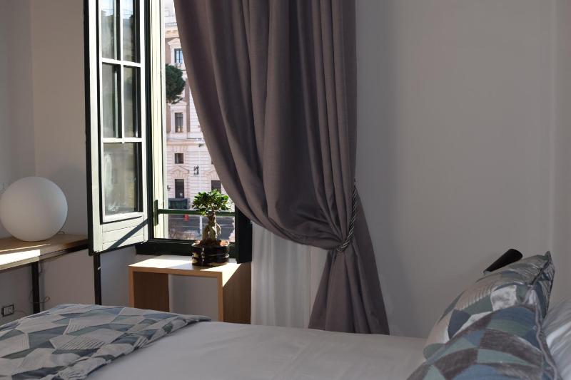 Standard Double Room image 3