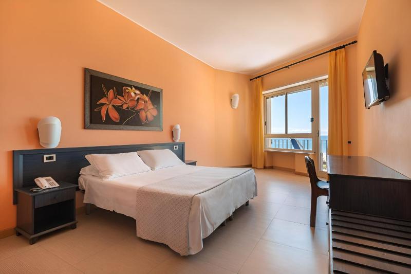 Quadruple Room image 1