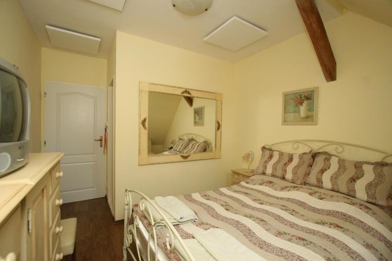 Double Room with Private Bathroom image 2