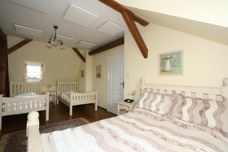 Quadruple Room with Private Bathroom image 3