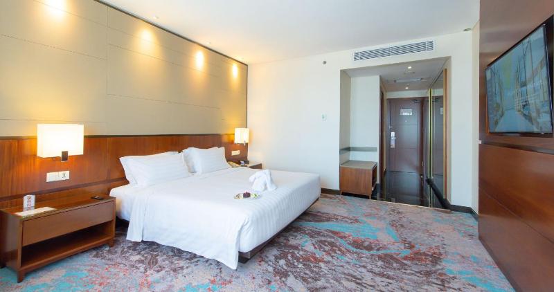 Gumaya Tower Hotel - image 12