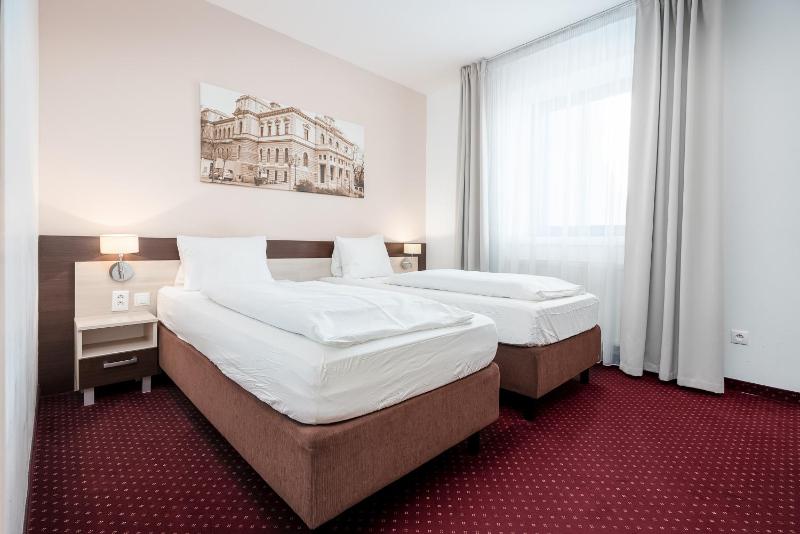 Standard Double or Twin Room image 1
