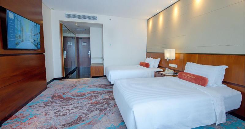 Gumaya Tower Hotel - image 35