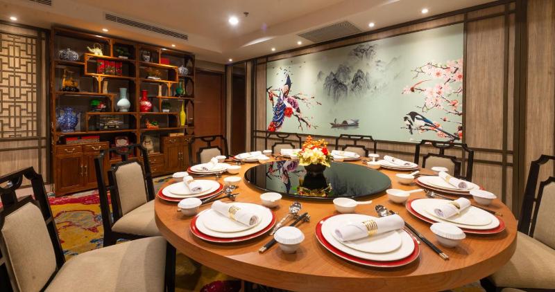 Gumaya Tower Hotel - image 29
