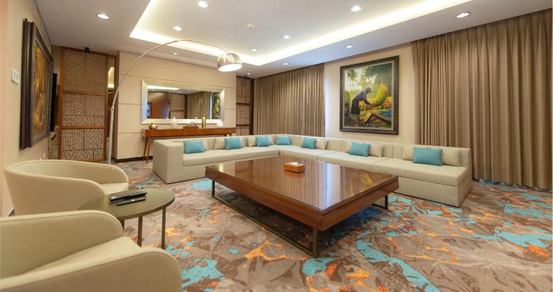 Gumaya Tower Hotel - image 49