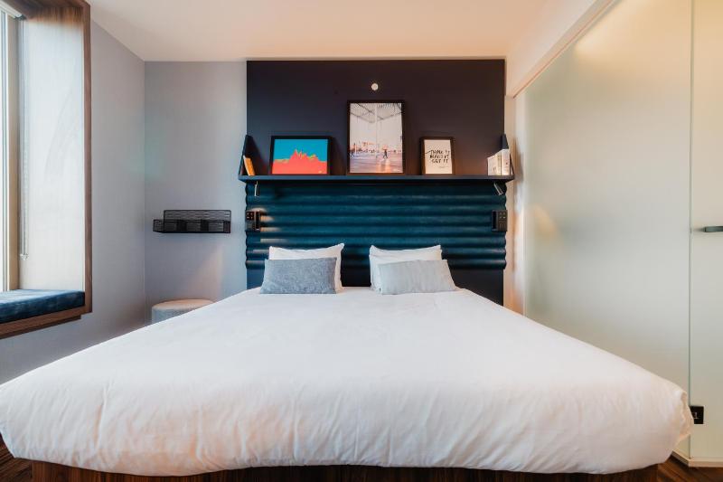 Double Room image 3
