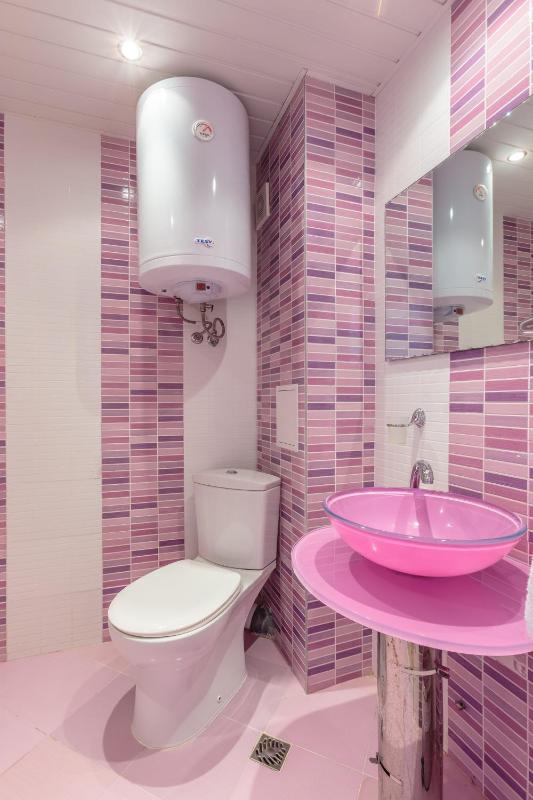 Double or Twin Room with Partial Sea View image 3