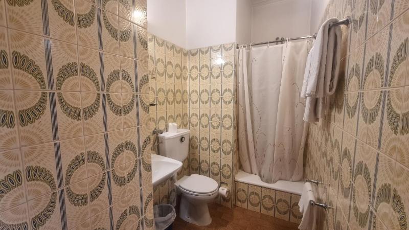 Double Room image 3