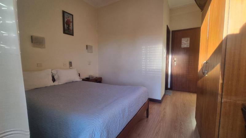 Double Room with Balcony image 3