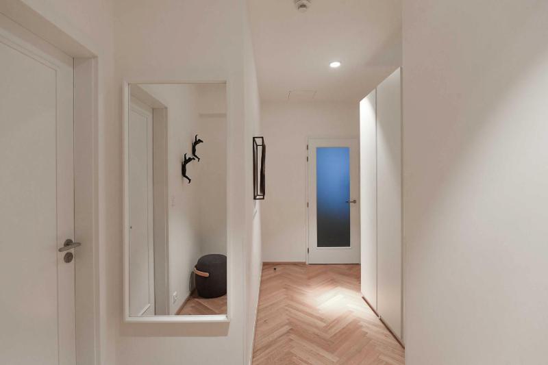 One-Bedroom Apartment image 3