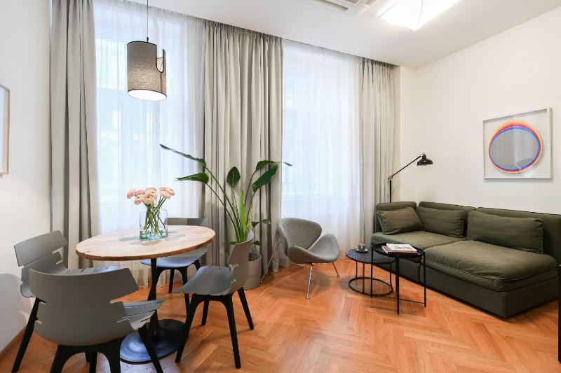 One-Bedroom Apartment image 4