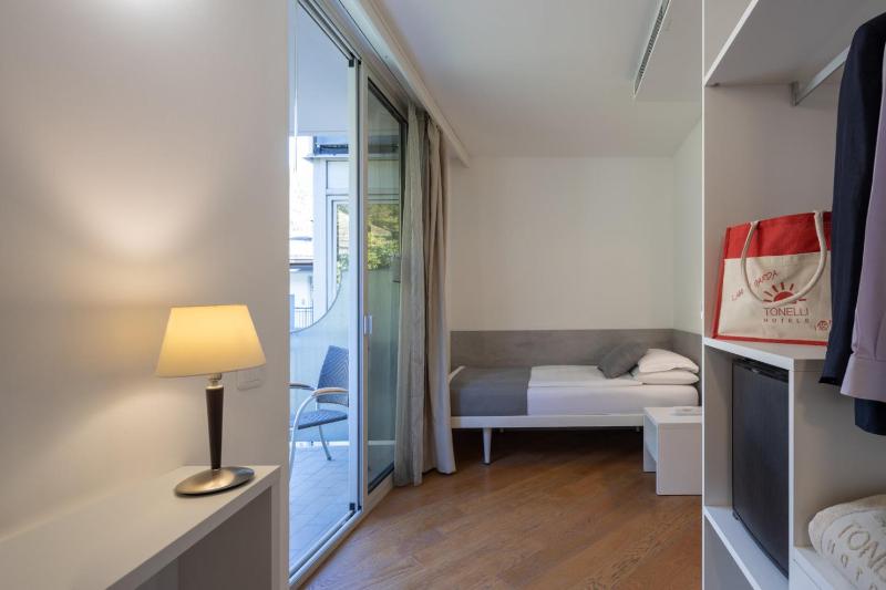 Single Room image 4